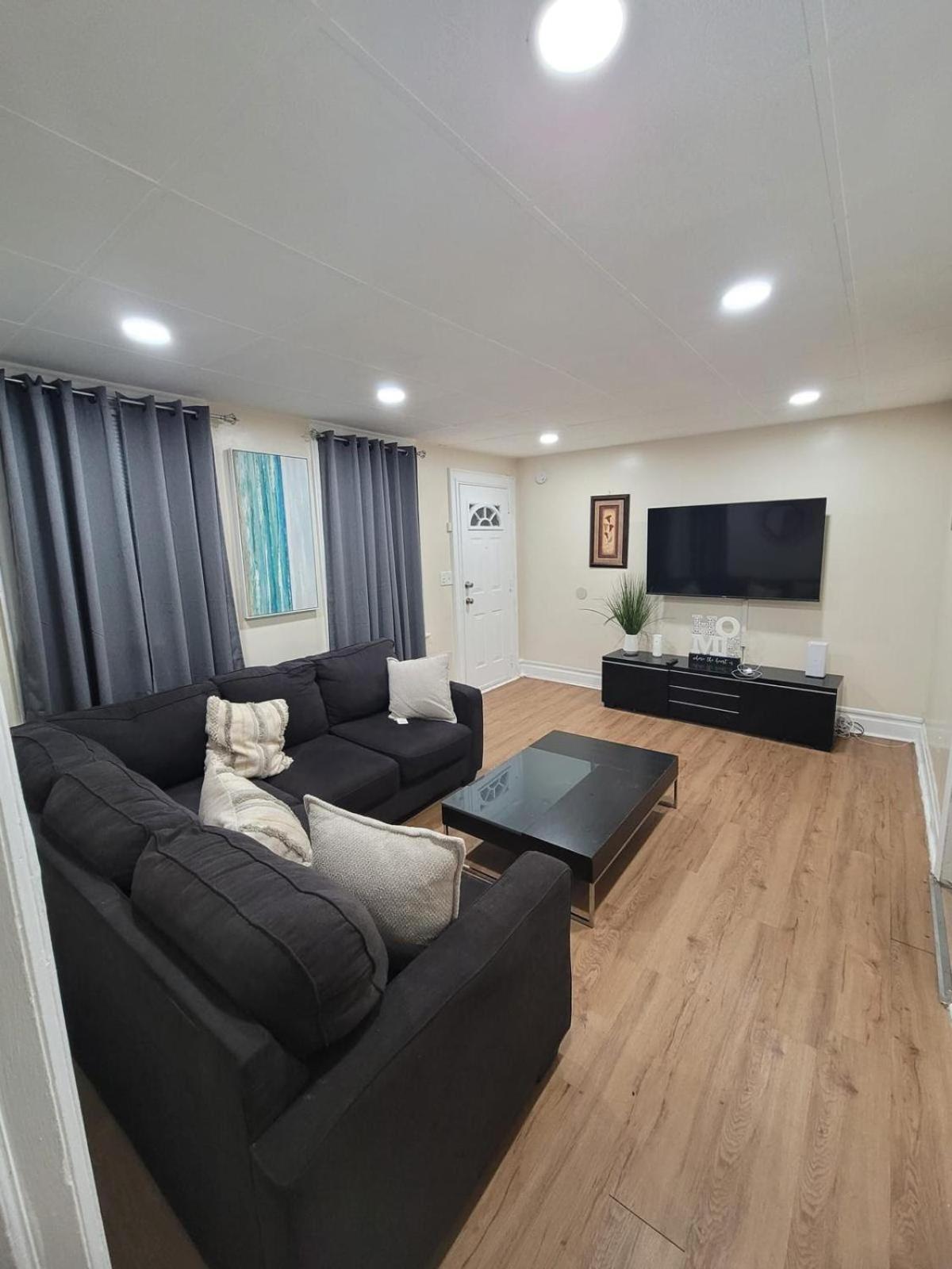 Z & Z Apartment Ньюарк Екстер'єр фото